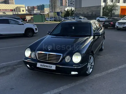 Mercedes-Benz E 320 2000 года за 3 810 000 тг. в Астана