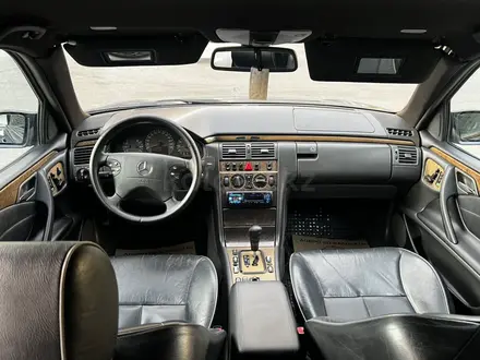 Mercedes-Benz E 320 2000 года за 3 810 000 тг. в Астана – фото 21