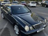 Mercedes-Benz E 320 2000 года за 3 810 000 тг. в Астана – фото 3