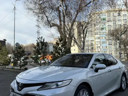 Toyota Camry 2019 года за 15 500 000 тг. в Алматы – фото 4