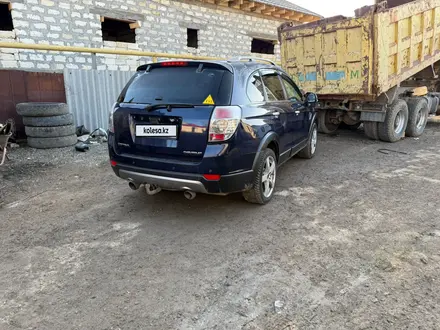 Chevrolet Captiva 2008 года за 4 300 000 тг. в Атырау – фото 14