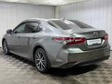 Toyota Camry Luxe 2023 года за 19 200 000 тг. в Алматы – фото 2