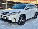 Toyota Highlander 2018 годаfor23 000 000 тг. в Алматы