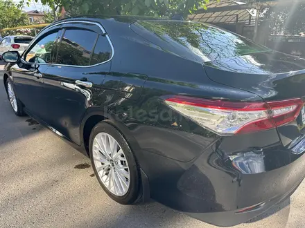 Toyota Camry 2019 года за 16 500 000 тг. в Алматы – фото 5