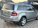 Mercedes-Benz GL 500 2010 годаүшін10 700 000 тг. в Алматы – фото 2