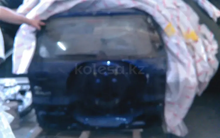 RAV — 4 2002г. Крышка багажника Б У в сборе. за 100 000 тг. в Алматы