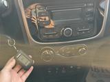 Renault Sandero 2015 года за 3 300 000 тг. в Алматы – фото 2