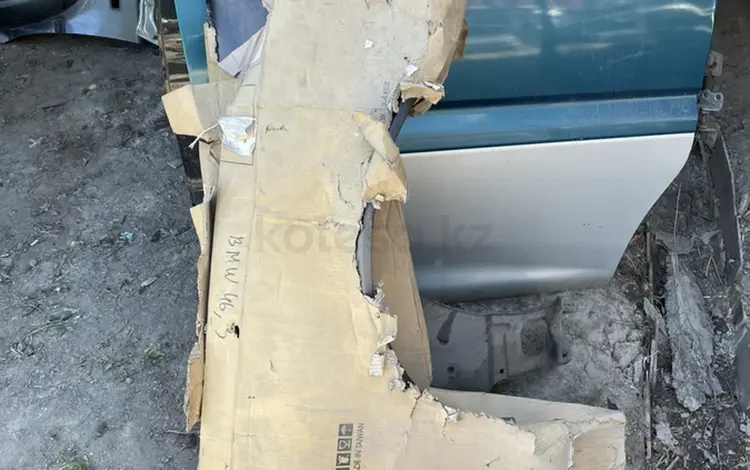Крвло е46 правое с повторителемүшін25 000 тг. в Алматы