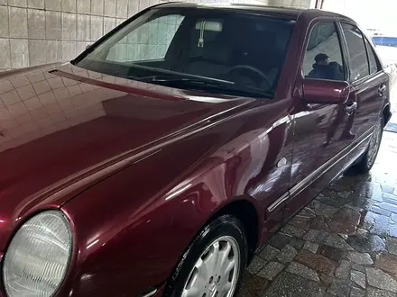 Mercedes-Benz E 280 1999 года за 3 400 000 тг. в Алматы – фото 3