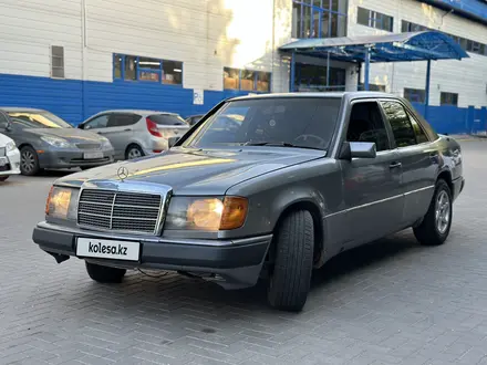 Mercedes-Benz E 230 1989 года за 1 300 000 тг. в Алматы – фото 2