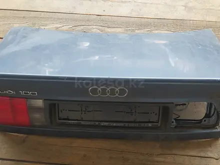 Крышка багажника Audi C4-, седан за 18 000 тг. в Алматы – фото 2