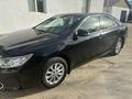 Toyota Camry 2017 года за 9 500 000 тг. в Атырау – фото 2