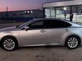Lexus ES 300h 2014 года за 8 000 000 тг. в Актау – фото 2