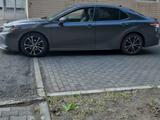 Toyota Camry 2020 года за 9 000 000 тг. в Актобе