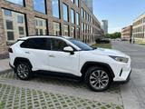 Toyota RAV4 2020 года за 16 500 000 тг. в Алматы – фото 2