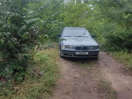BMW 323 1991 года за 2 000 000 тг. в Актобе – фото 2