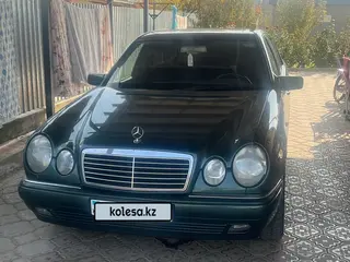 Mercedes-Benz E 230
