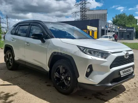 Toyota RAV4 2021 года за 17 200 000 тг. в Кокшетау