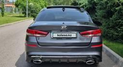 Kia K5 2018 года за 7 950 000 тг. в Алматы – фото 2