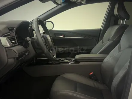 Toyota Camry Luxe 2025 года за 22 050 000 тг. в Астана – фото 12
