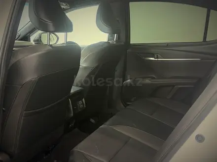 Toyota Camry Luxe 2025 года за 22 050 000 тг. в Астана – фото 11