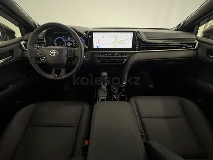 Toyota Camry Luxe 2025 года за 22 050 000 тг. в Астана – фото 8