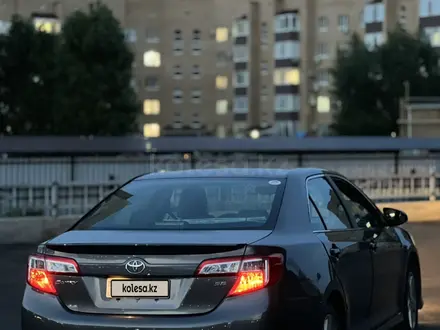 Toyota Camry 2014 года за 6 250 000 тг. в Актобе – фото 10