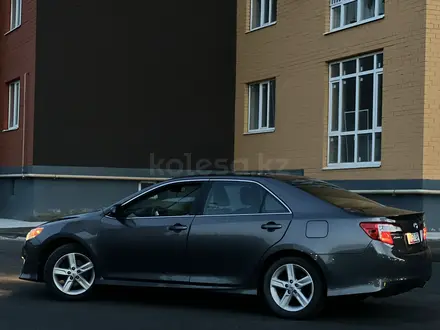 Toyota Camry 2014 года за 6 250 000 тг. в Актобе – фото 5