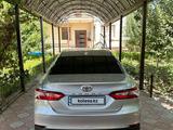 Toyota Camry 2018 года за 13 500 000 тг. в Шымкент – фото 4