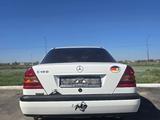Mercedes-Benz C 180 1994 года за 1 700 000 тг. в Сарань – фото 2