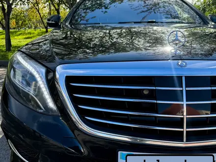 Mercedes-Benz S 500 2014 года за 27 000 000 тг. в Астана – фото 2