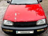 Volkswagen Golf 1994 года за 800 000 тг. в Алматы