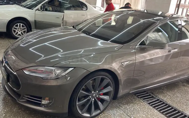 Tesla Model S 2015 годаүшін26 900 000 тг. в Алматы