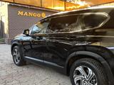 Hyundai Santa Fe 2023 года за 16 600 000 тг. в Караганда – фото 2