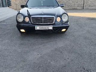 Mercedes-Benz E 280