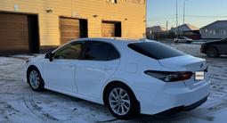 Toyota Camry 2022 года за 9 750 000 тг. в Атырау – фото 5