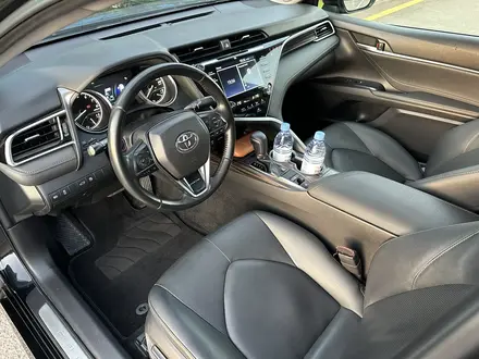 Toyota Camry 2019 года за 12 500 000 тг. в Караганда – фото 15