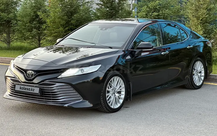 Toyota Camry 2019 года за 12 500 000 тг. в Караганда