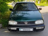 Volkswagen Golf 1995 годаүшін1 300 000 тг. в Алматы