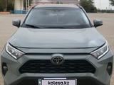 Toyota RAV4 2020 года за 19 000 000 тг. в Актау