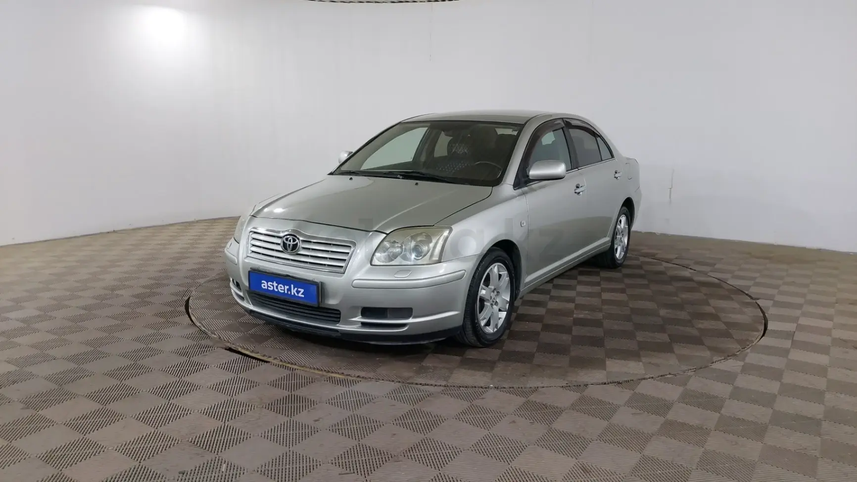 Тойота Авенсис, 2005