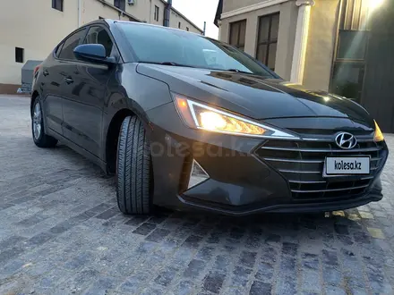 Hyundai Elantra 2019 года за 5 200 000 тг. в Актау
