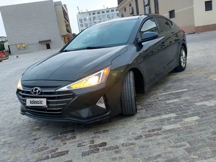 Hyundai Elantra 2019 года за 5 200 000 тг. в Актау – фото 2