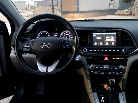 Hyundai Elantra 2019 года за 5 200 000 тг. в Актау – фото 5