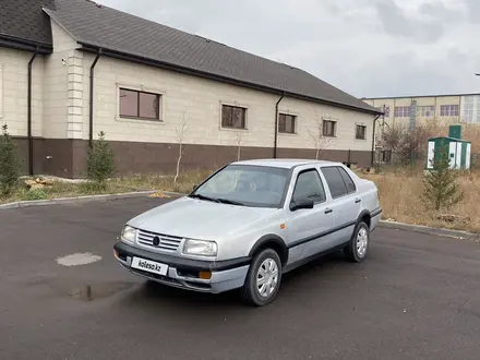 Volkswagen Vento 1993 года за 1 200 000 тг. в Караганда