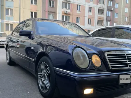 Mercedes-Benz E 280 1997 года за 3 100 000 тг. в Алматы – фото 4