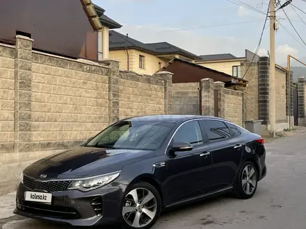 Kia K5 2018 года за 9 500 000 тг. в Алматы