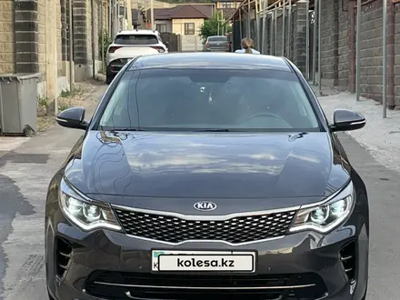 Kia K5 2018 года за 9 500 000 тг. в Алматы – фото 2