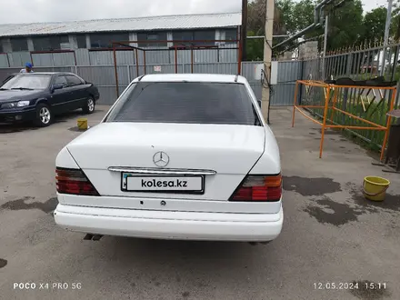 Mercedes-Benz E 280 1993 года за 1 300 000 тг. в Талдыкорган – фото 11