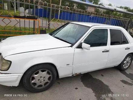 Mercedes-Benz E 280 1993 года за 1 300 000 тг. в Талдыкорган – фото 3